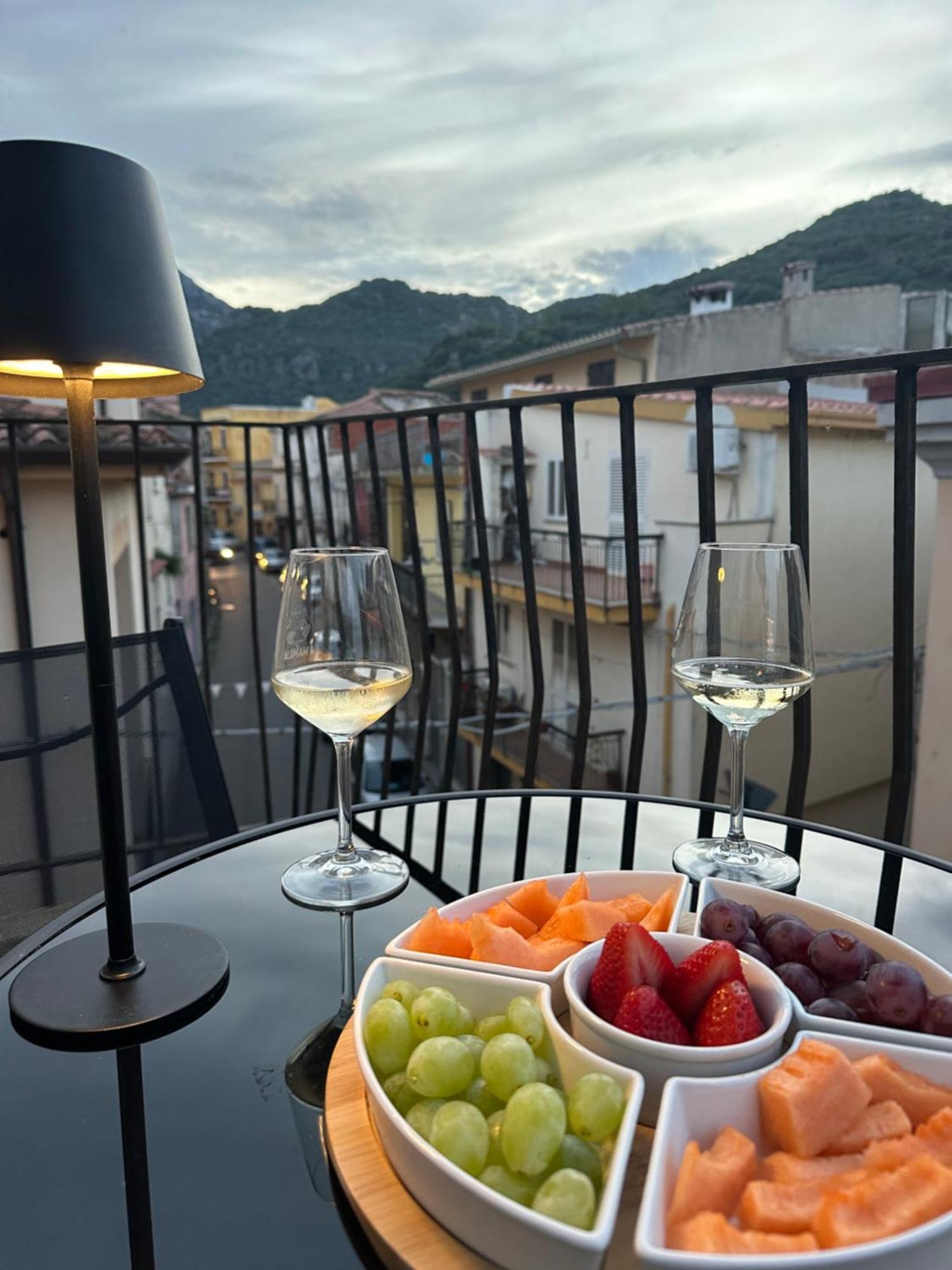 Davide'S Sardinian Escape - Centro Storico-5Min Di Auto Dal Mare Apartment ซินิสโกลา ภายนอก รูปภาพ